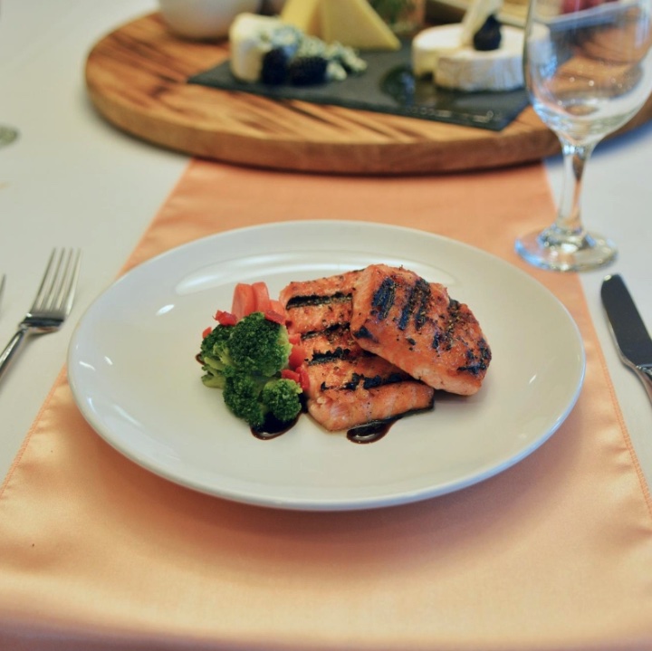 grilled chicken with vegetables fine dining meal at Twin Towers senior living in Cincinnati