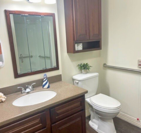 bathroom in Wesley Ridge Assisted Living one bedroom apartment