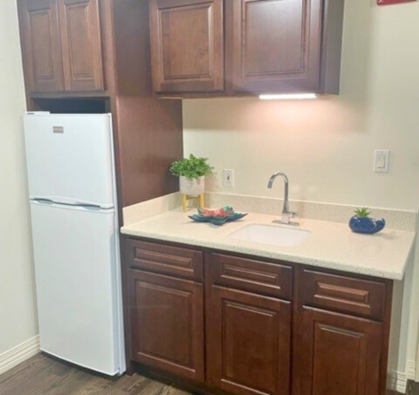 kitchen area in Wesley Ridge Assisted Living one bedroom apartment