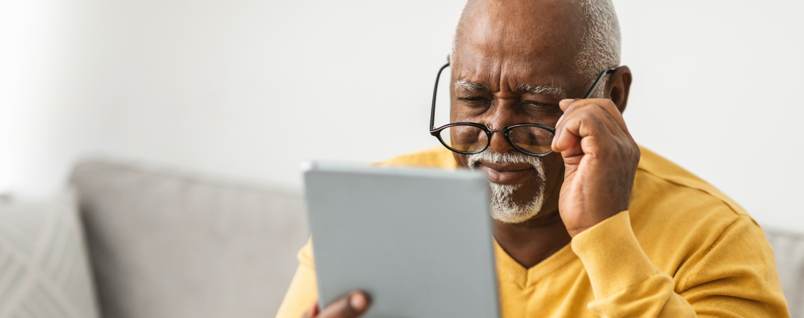 Using A Tablet Week What Can You Do With A Tablet - Life Enriching Communities