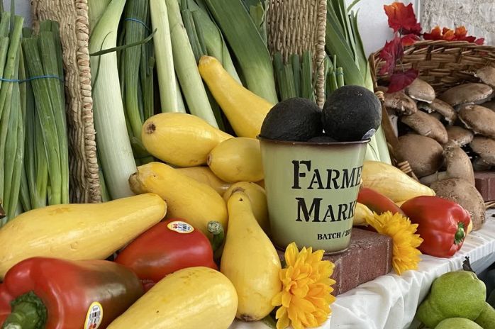 Farmers market - assisted living in Columbus events & programs